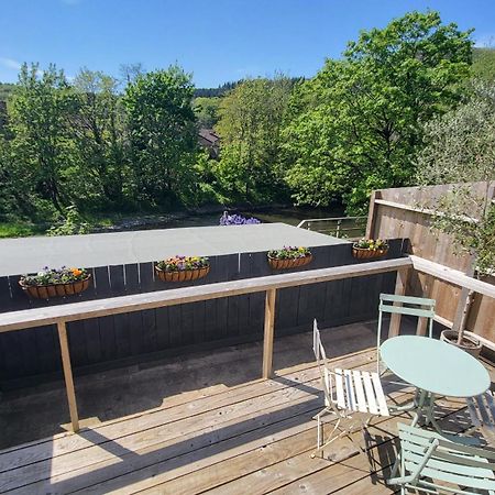 Ty Taf 2 Bed Cottage With Deck & Easy Transport Links Cardiff Exterior foto